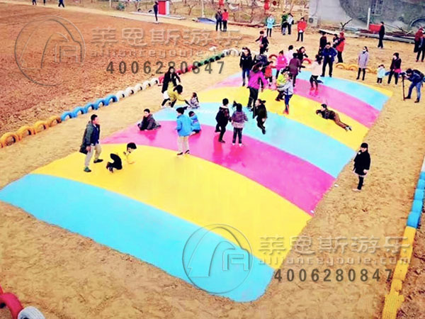 充氣沙窩彈跳蹦床
