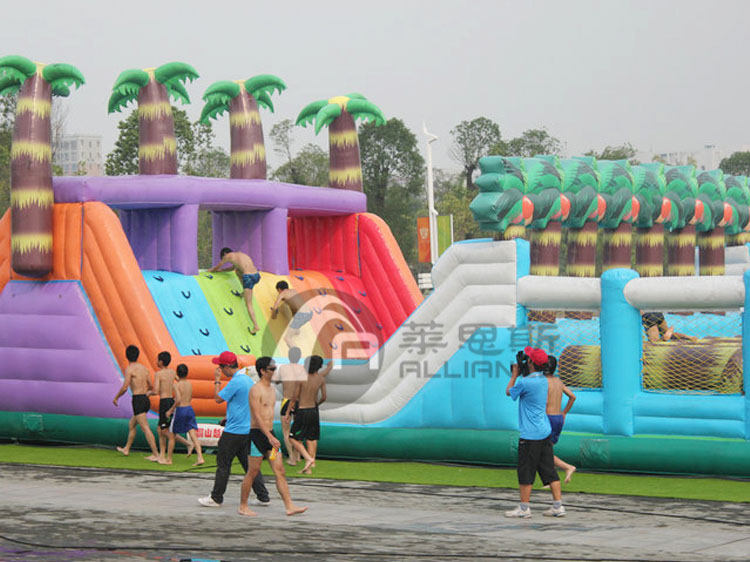 充氣障礙沖關(guān)