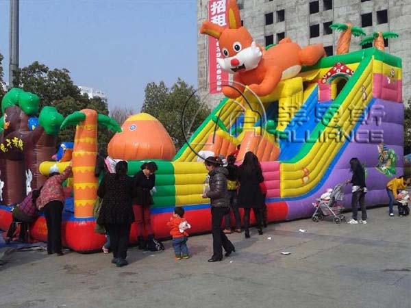 兒童充氣蹦蹦床