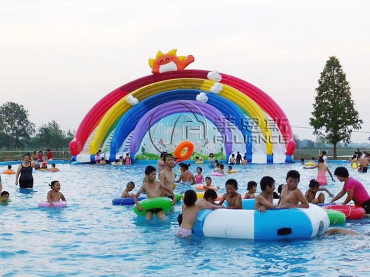 充氣水上樂園設(shè)備