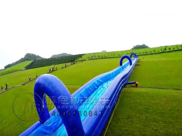山坡充氣滑道
