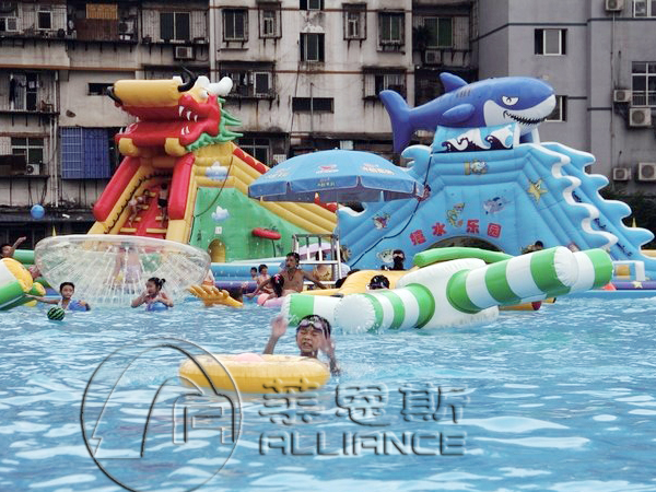 動漫式水上樂園