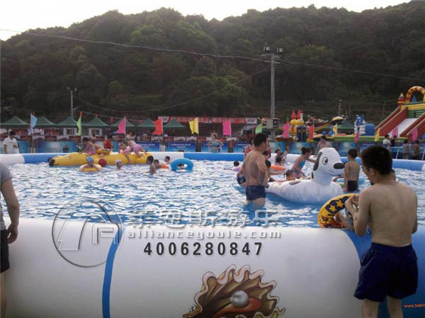 充氣游泳池