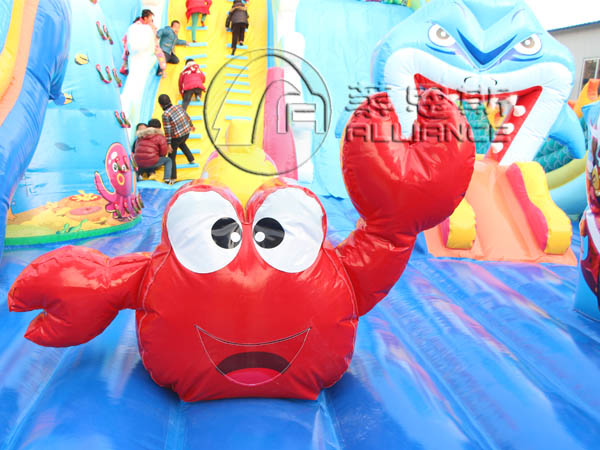 充氣大滑梯