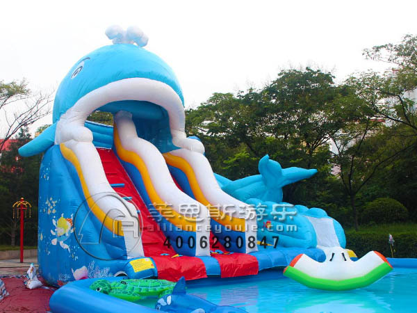 充氣滑梯