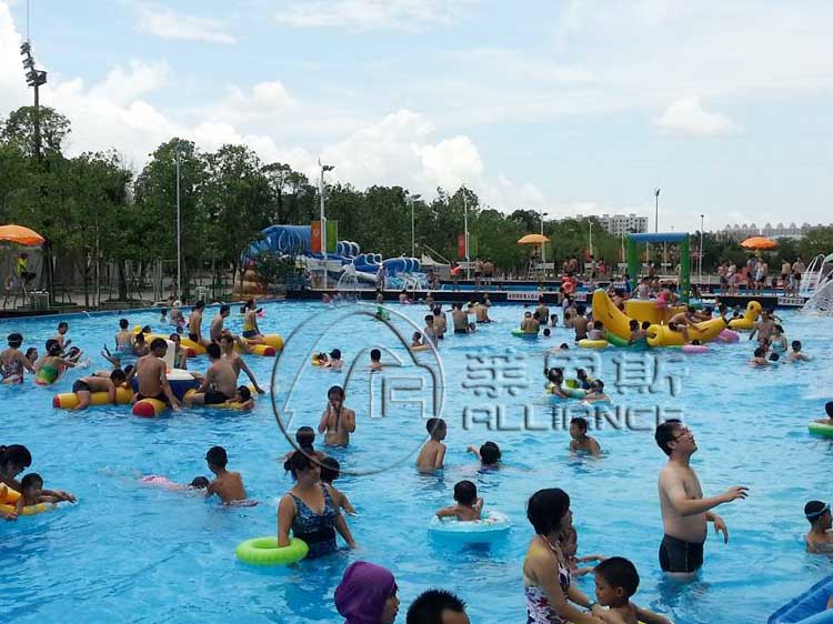 充氣式水上樂園